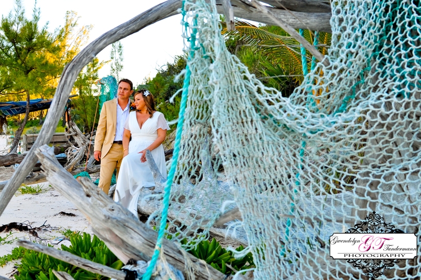 Eleuthera-Bahamas-destination-wedding-photos-21.jpg